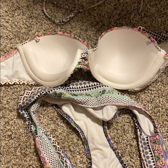 NWOT bikini set VS strapless with detachable strap - Picture 4 of 4